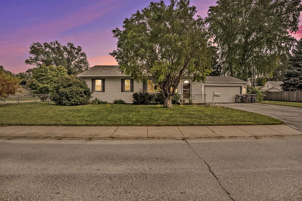 419 N 28TH Street, Council Bluffs, IA 51501