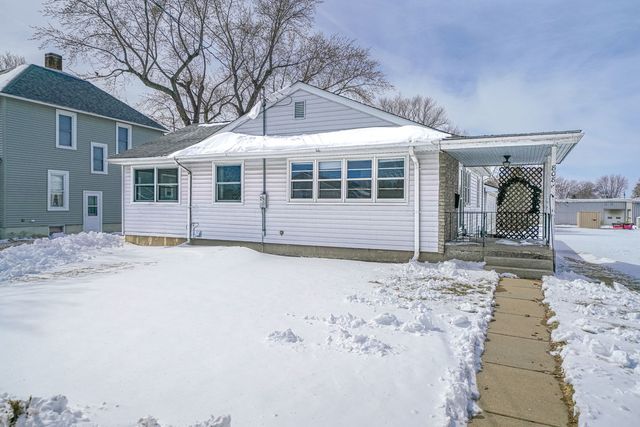 808 S 5th Street, Oregon, IL 61061