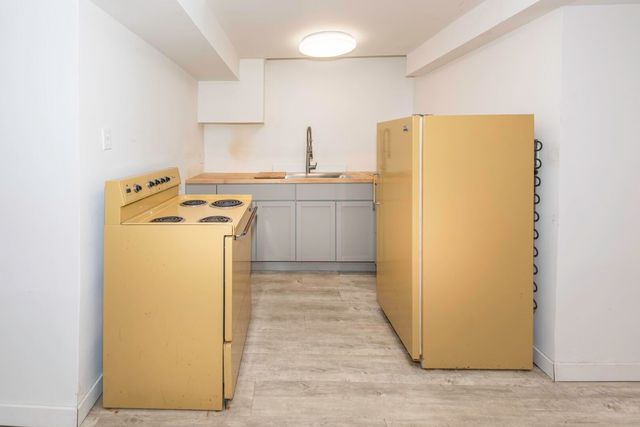 3 Shipman Circle, Ann Arbor, MI 48104