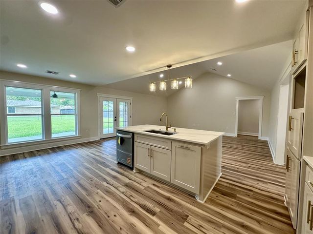 326 Vanessa Avenue, Lake Charles, LA 70605