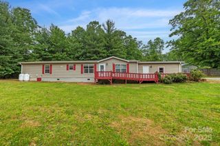 255 Jackson Loop Road, Flat Rock, NC 28731