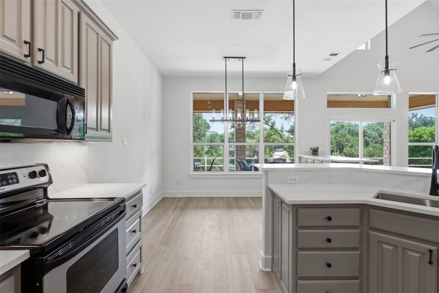 6107 Grande Cove Court, Granbury, TX 76049
