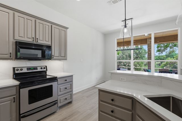 6107 Grande Cove Court, Granbury, TX 76049
