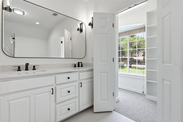 6107 Grande Cove Court, Granbury, TX 76049