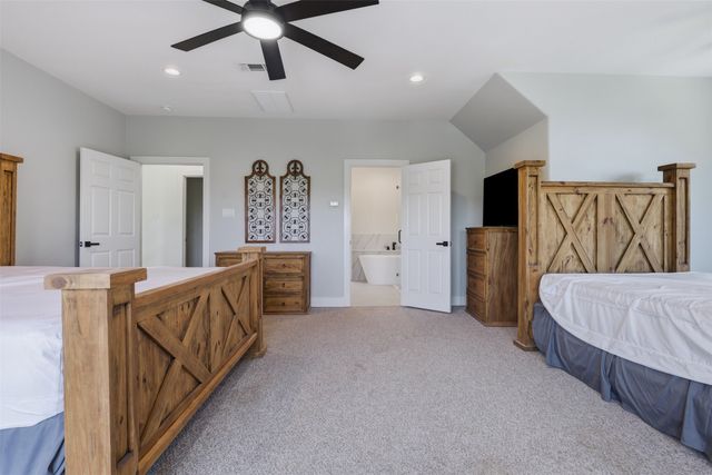 6107 Grande Cove Court, Granbury, TX 76049