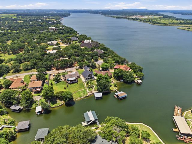 6107 Grande Cove Court, Granbury, TX 76049