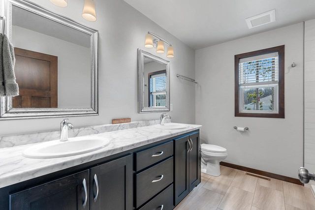 2041 BUCKTHORN TRAIL, Green Bay, WI 54304