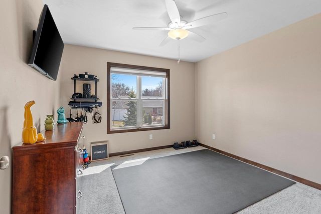2041 BUCKTHORN TRAIL, Green Bay, WI 54304