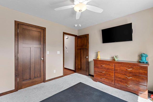 2041 BUCKTHORN TRAIL, Green Bay, WI 54304