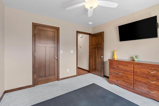 2041 BUCKTHORN TRAIL, Green Bay, WI 54304