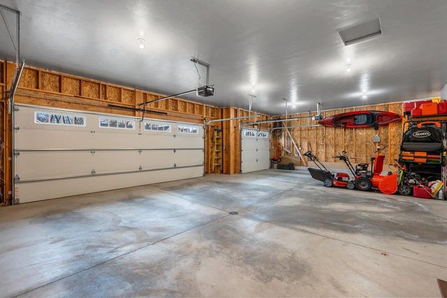 2041 BUCKTHORN TRAIL, Green Bay, WI 54304