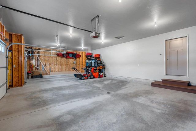 2041 BUCKTHORN TRAIL, Green Bay, WI 54304