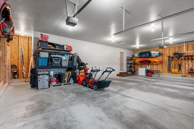 2041 BUCKTHORN TRAIL, Green Bay, WI 54304