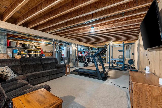 2041 BUCKTHORN TRAIL, Green Bay, WI 54304