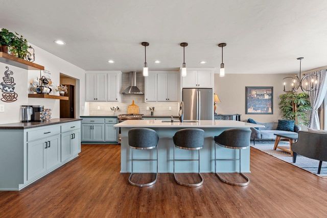 2041 BUCKTHORN TRAIL, Green Bay, WI 54304