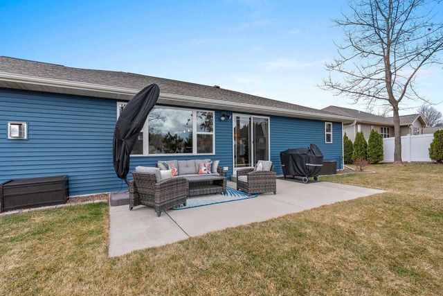 2041 BUCKTHORN TRAIL, Green Bay, WI 54304
