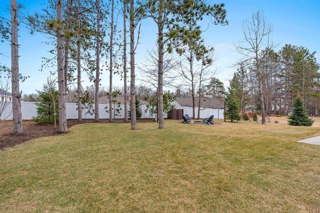2041 BUCKTHORN TRAIL, Green Bay, WI 54304