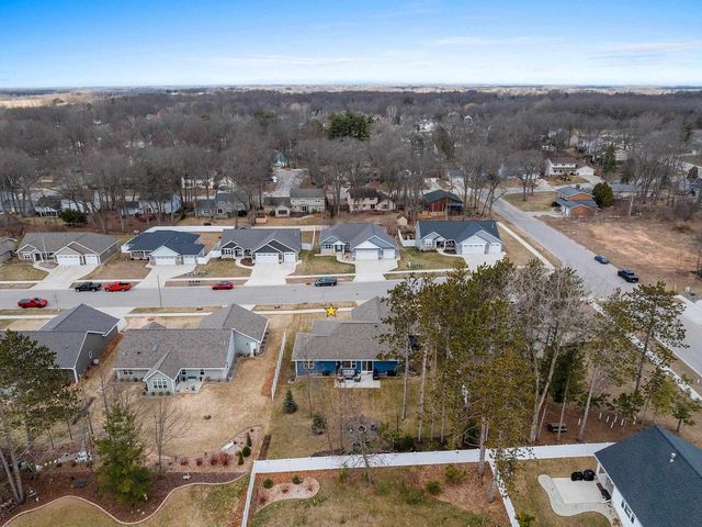 2041 BUCKTHORN TRAIL, Green Bay, WI 54304