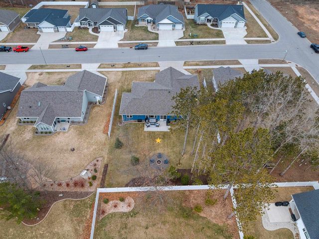 2041 BUCKTHORN TRAIL, Green Bay, WI 54304