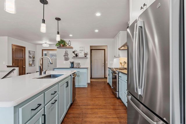 2041 BUCKTHORN TRAIL, Green Bay, WI 54304