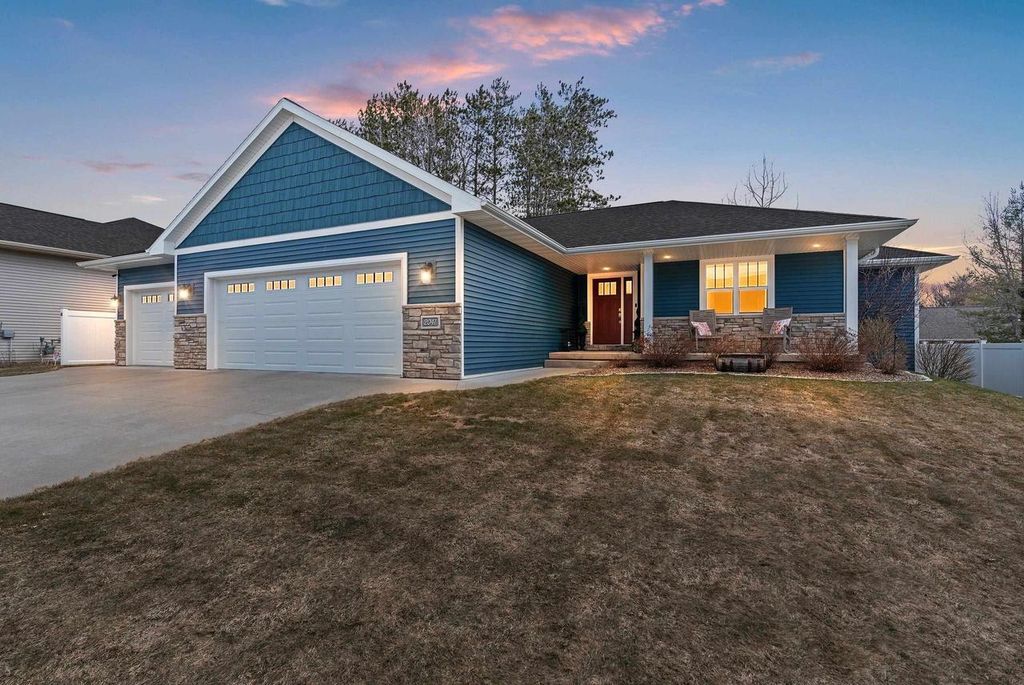2041 BUCKTHORN TRAIL, Green Bay, WI 54304