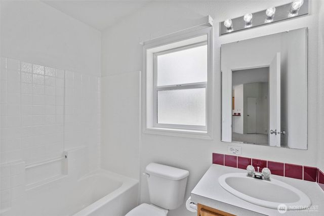 7515 304th Street E, Graham, WA 98338