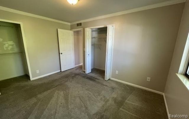 27595 Harrison Woods Lane, Harrison Twp, MI 48045