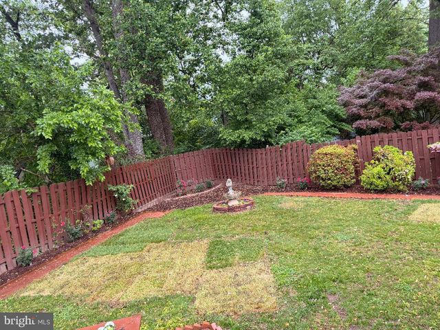 998 N ROOSEVELT ST, Falls Church, VA 22046