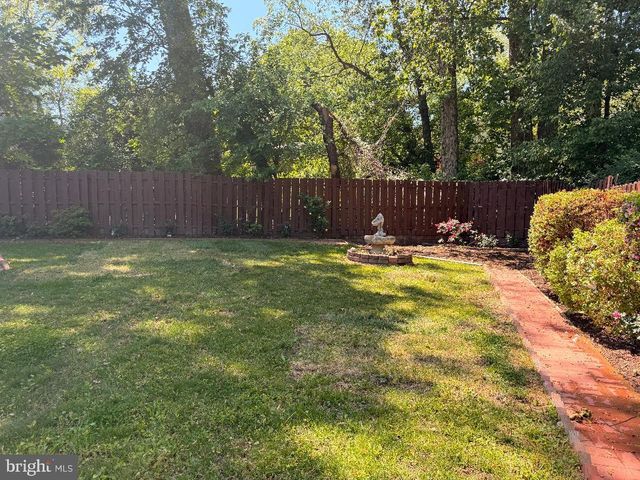 998 N ROOSEVELT ST, Falls Church, VA 22046