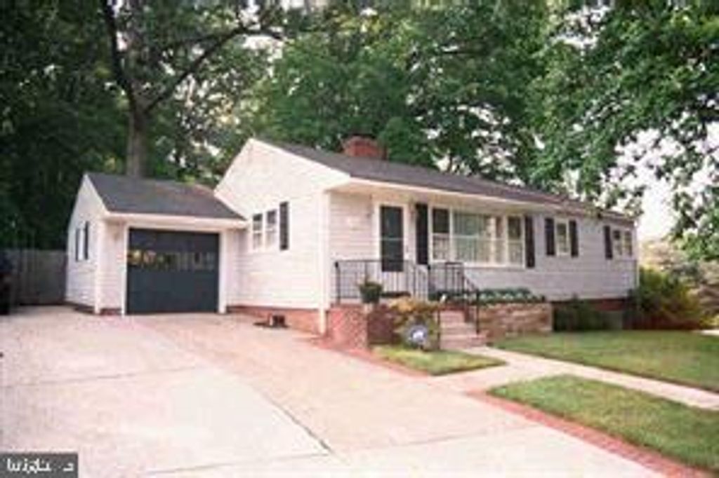 998 N ROOSEVELT ST, Falls Church, VA 22046