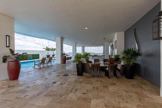 315 NE 3rd Avenue 1706, Fort Lauderdale, FL 33301