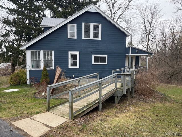 12182 Old Main Road, Hanover, NY 14136