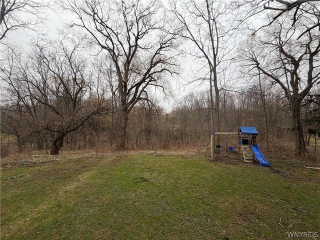 12182 Old Main Road, Hanover, NY 14136