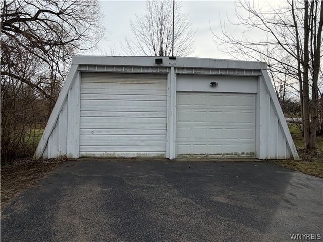 12182 Old Main Road, Hanover, NY 14136