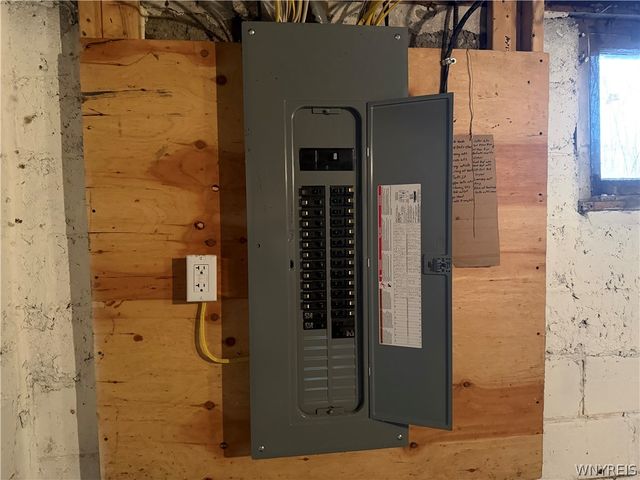 12182 Old Main Road, Hanover, NY 14136