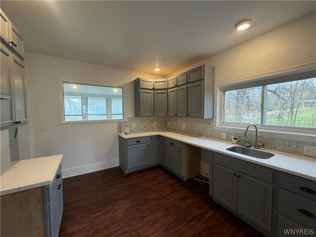 12182 Old Main Road, Hanover, NY 14136