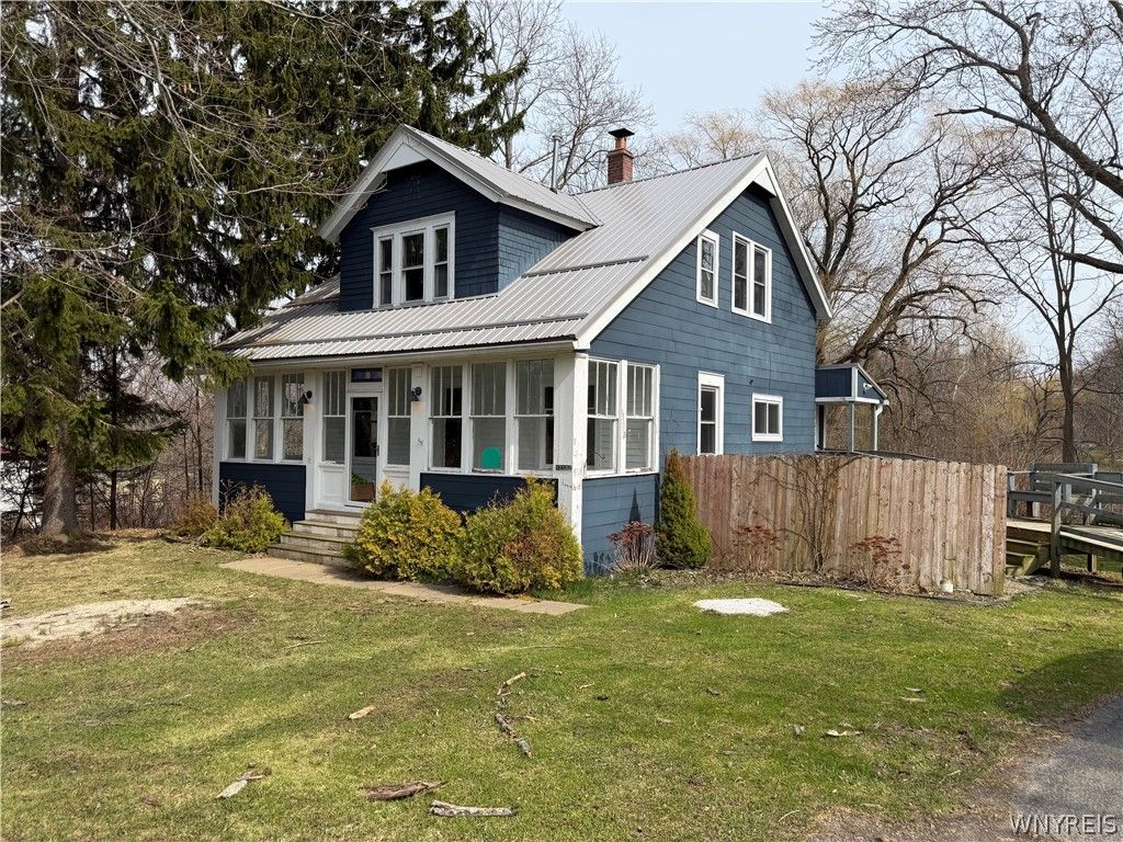 12182 Old Main Road, Hanover, NY 14136