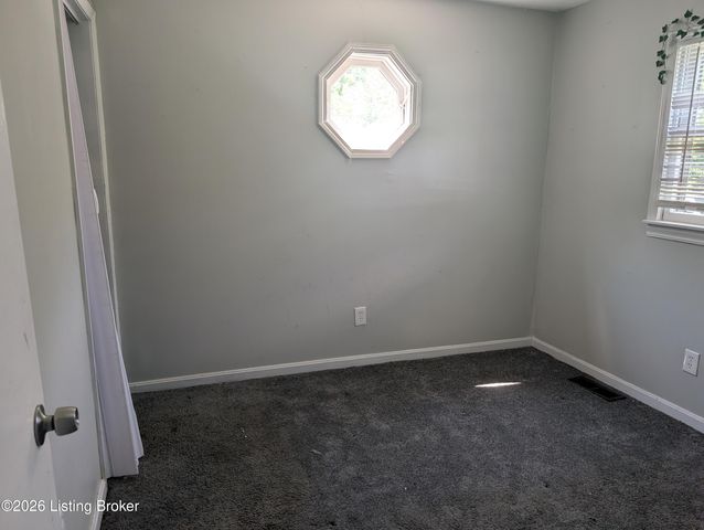 642 Louis Coleman Jr Dr, Louisville, KY 40211