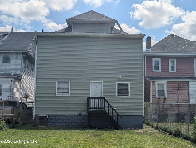 642 Louis Coleman Jr Dr, Louisville, KY 40211