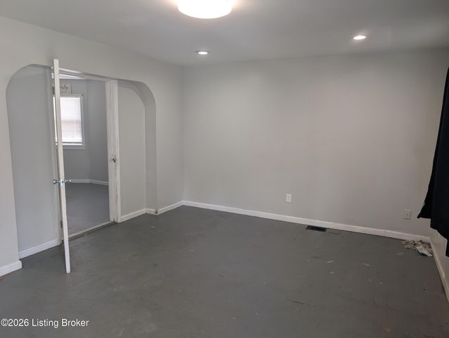 642 Louis Coleman Jr Dr, Louisville, KY 40211