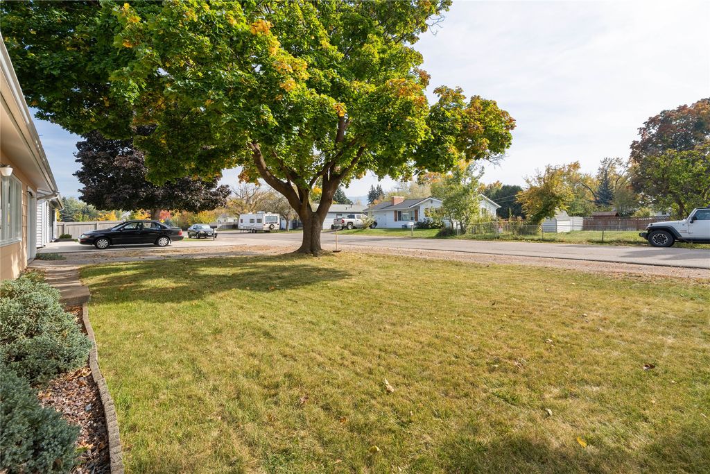 2406 S 9th Street W, Missoula, MT 59801 photo 2