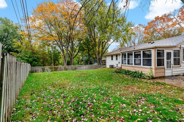 2206 W 89th Street W, Bloomington, MN 55431