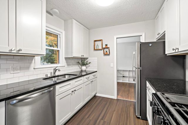 2206 W 89th Street W, Bloomington, MN 55431