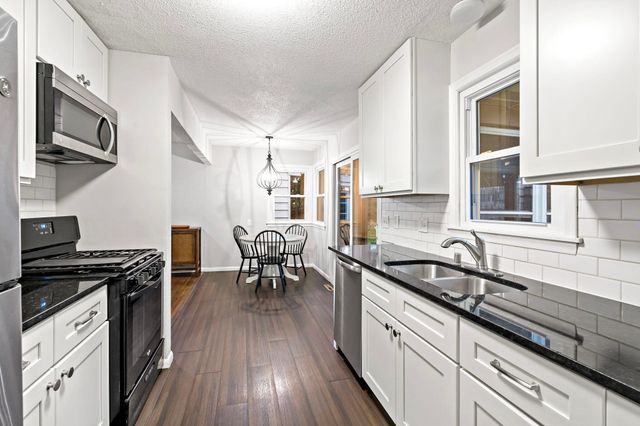 2206 W 89th Street W, Bloomington, MN 55431