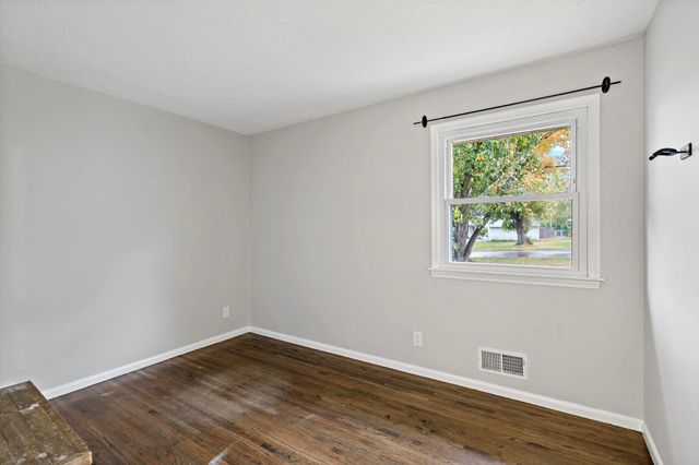 2206 W 89th Street W, Bloomington, MN 55431