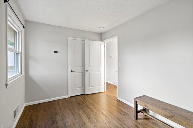 2206 W 89th Street W, Bloomington, MN 55431