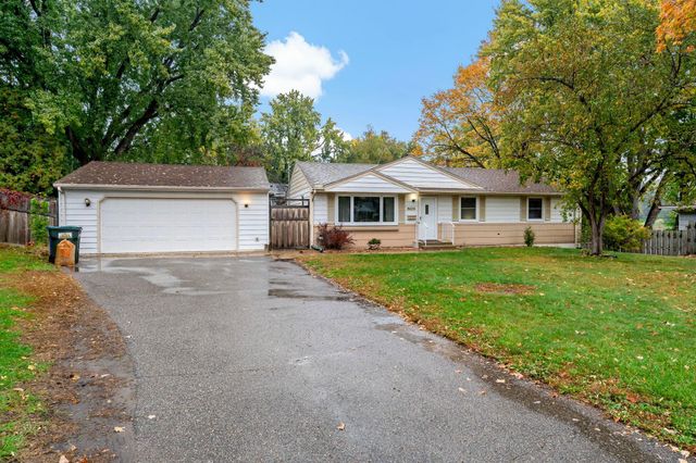 2206 W 89th Street W, Bloomington, MN 55431
