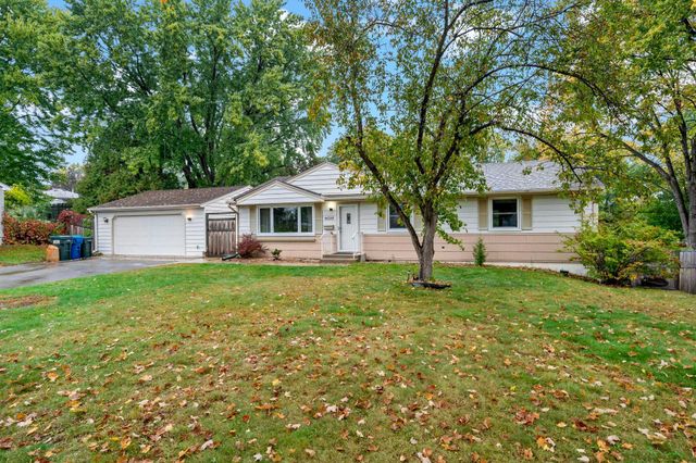 2206 W 89th Street W, Bloomington, MN 55431