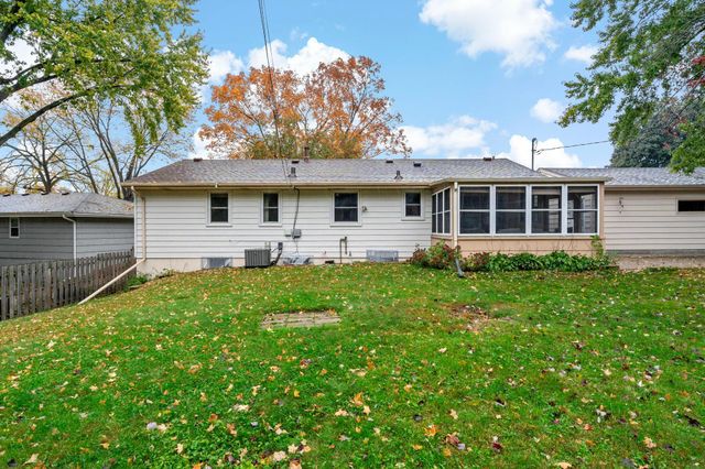 2206 W 89th Street W, Bloomington, MN 55431