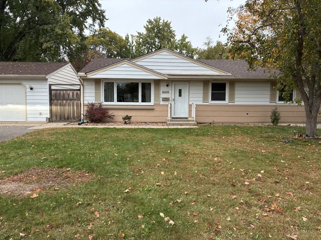 2206 W 89th Street W, Bloomington, MN 55431 — exterior